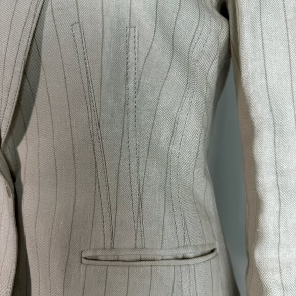 Luxury Vintage! Gianfranco Ferré Italian women's linen blazer - Picture 5 of 9